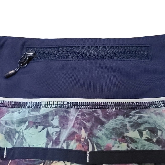 Lululemon 752 Run: Speed Short *4-way Stretch Iridescent Multi / Deep Navy sz 6 - Picture 6 of 9